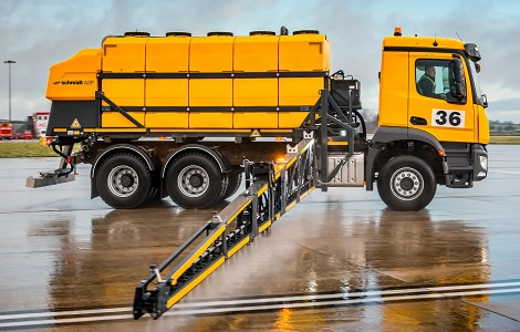lorry-valeting Airport Lorry